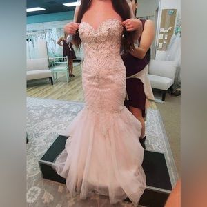 Blush Pink Wedding Dress / Size 6 Mermaid Style Wedding Dress